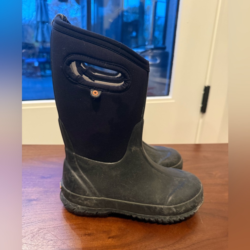 Bogs pull-on waterproof snow boots, Youth size 1